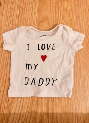 TEE shirt 0-1mois, marque: H&M, état: Neuf sans étiquette, taille: Jusqu'à 1 mois / 50 cm, 1,00 €, 1,75 € Protection acheteurs incluse