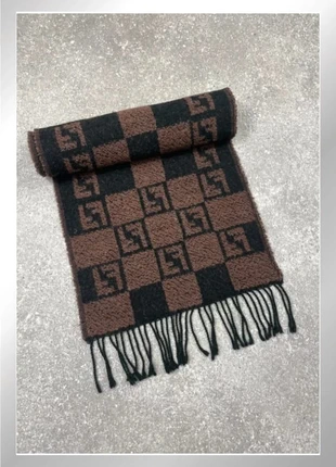 Écharpe vintage fendi luxe rare y2k., brand: Fendi, condizioni: Ottime, €34.90, €37.35 include la Protezione acquisti