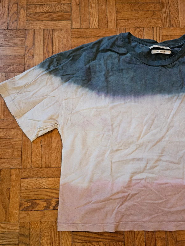 T-shirt tie and dye pull and bear 2