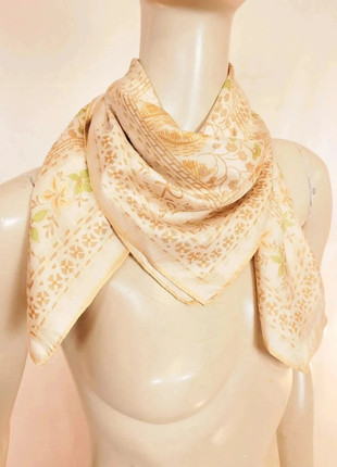 Rare Foulard en soie Nina Ricci vintage 60s 70s pastel effortless quiet luxury scarf sixties silk, marke: Nina Ricci vintage, zustand: Sehr gut, 48,00 €, 51,10 € inklusive Vinted-Käuferschutz
