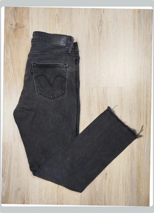 Jean noir Levi’s skinny femme W28 L32, marke: Levi's, zustand: Sehr gut, größe: S / 36 / 8, 12,90 €, 14,25 € inklusive Vinted-Käuferschutz