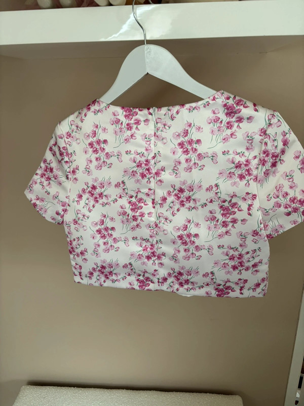 Sjieke croptop met roze bloemetjes 3