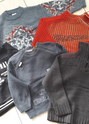 Lot de quatre pulls 5 ans, marque: Okaïdi, état: Bon état, taille: 5 ans / 110 cm, 5,00 €, 5,95 € Protection acheteurs incluse