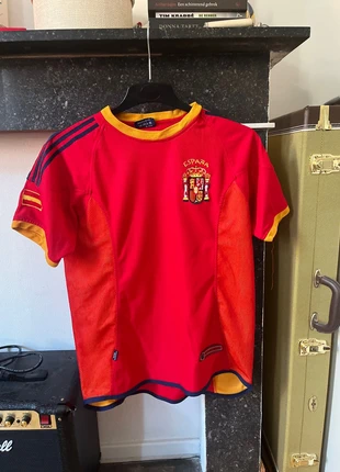 Voetbal T shirt Spanje ‘Raoul’, marque: Football, état: Très bon état, taille: S, 5,00 €, 5,95 € Protection acheteurs incluse