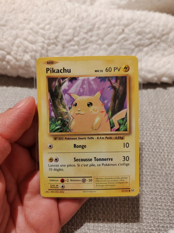 Pikachu - carte Pokémon 35/108 Pokémon XY Evolutions