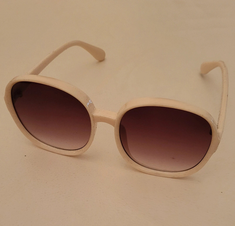 Lunettes blanches soleil 2