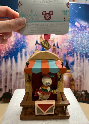 Ornement Daisy 85 eme anniversaire, marke: Disney, zustand: Sehr gut, 22,00 €, 23,80 € inklusive Vinted-Käuferschutz