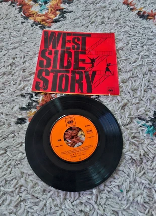 West side 💿, estado: Bueno, 1,99 €, 2,79 € Protección al comprador incluida