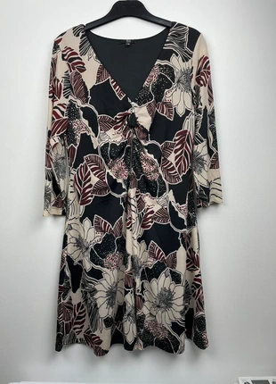 Robe noire à motifs Jacqueline Riu Taille 36 En très non état, marke: Jacqueline Riu, zustand: Sehr gut, größe: S / 36 / 8, 10,00 €, 11,20 € inklusive Vinted-Käuferschutz