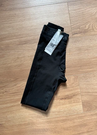 Legging/collant de compression d’entraînement Adidas noir, marke: adidas, zustand: Neu, mit Etikett, größe: XS, 20,00 €, 21,70 € inklusive Vinted-Käuferschutz