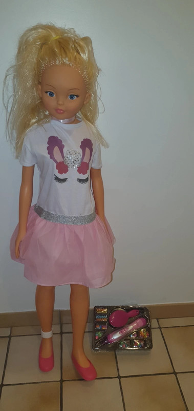 Poupée Rasaura 105 cm - Ma grande poupée à coiffer (+ Accessoires)