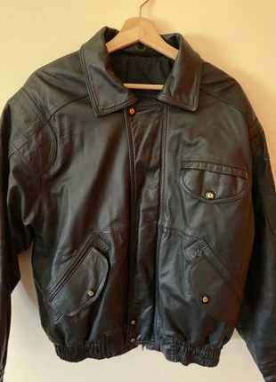 Leather Bomber Jacket L, marca: TNG, estado: Muito bom, tamanho: L, €59.99, €63.69 inclui Proteção do Comprador