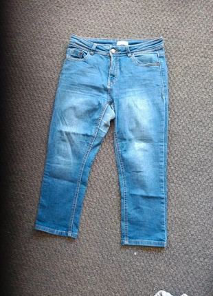 Pantacourt en jean bleu Cache Cache taille 38, marque: Cache Cache, état: Très bon état, taille: M / 38 / 10, 2,00 €, 2,80 € Protection acheteurs incluse