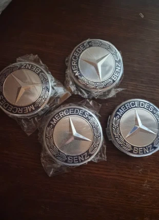 Promo 3h:4 caches moyeux pour Mercedes 75mm, marque: Mercedes, état: Très bon état, 8,50 €, 9,63 € Protection acheteurs incluse