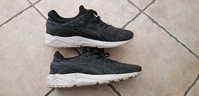 Basket Asics noir et gris