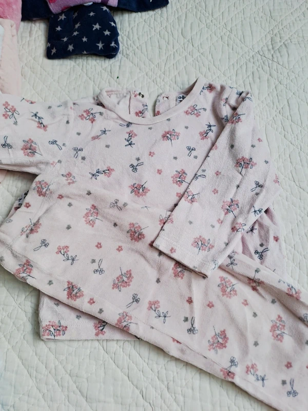 8 pyjamas velours 24 mois (2ans) - photo numéro 5