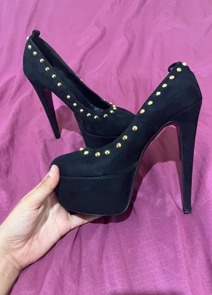 Tacchi super sexy con borchie , marca: SetteSere, estado: Muito bom, tamanho: 38, €12.00, €13.30 inclui Proteção do Comprador