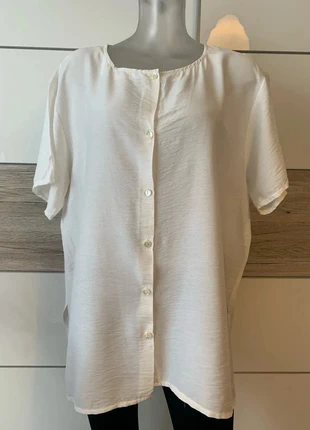 T-shirt taille 50, état: Très bon état, taille: 5XL / 50 / 22, 10,00 €, 11,20 € Protection acheteurs (Pro) incluse