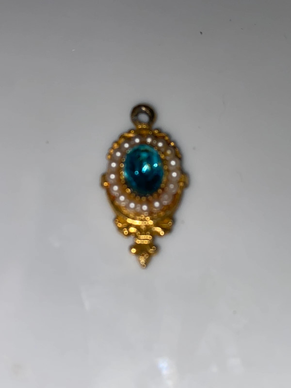 Vintage goldtone metal hanging pendant blue faceted rhinestone white faux pearl 2