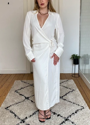 Beautiful maxi wrap dress white H&M timeless elegant, merk: H&M, staat: Nieuw zonder prijskaartje, maat: M / 38 / 10, € 19,00, € 20,65 inclusief Kopersbescherming