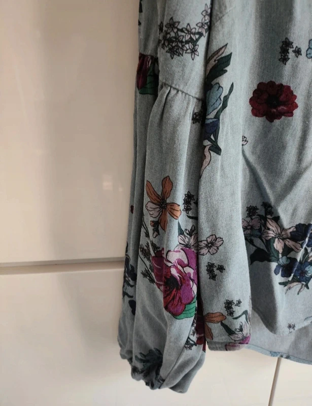👕blouse fleurie gris - Yessica- très bon état général - taille 38 - photo numéro 8