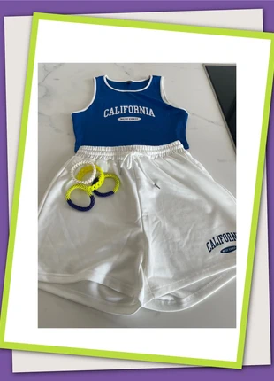 Lotto Top + Pantaloncini Bianco/bluette  + bijoux Stile, Comfort e Energia in Movimento, marque: Shein, état: Neuf sans étiquette, taille: M / 38 / 10, 13,90 €, 15,30 € Protection acheteurs incluse