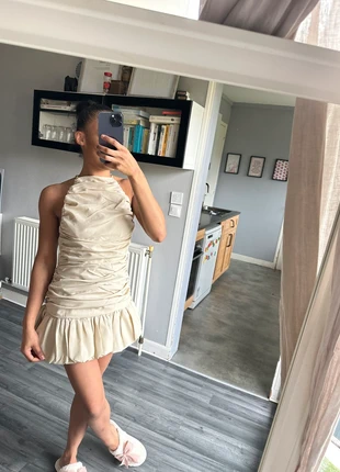 Robe dos nu PrettyLittleThing, marca: PrettyLittleThing, estado: Muito bom, tamanho: XXS / 32 / 4, €6.00, €7.00 inclui Proteção do Comprador