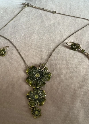 Drop earring and necklace set, brand: Pilgrim, condition: Very good, £10.00, £11.20 includes Buyer Protection