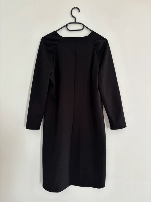 Robe noire - photo numéro 4