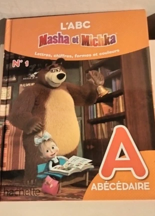 Livre Abécédaire Masha et Michka lettre A, staat: Heel goed, € 1,00, € 1,75 inclusief Kopersbescherming