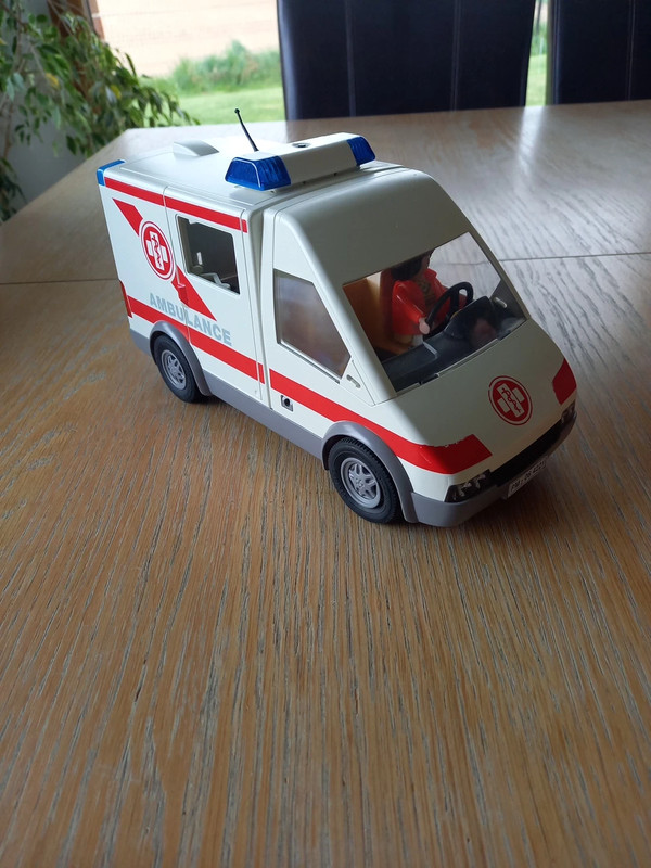 Jouet playmobil ambulance