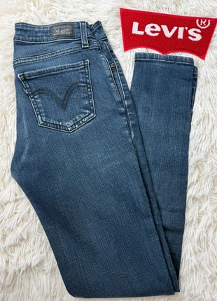 Jean Lévi’s Skinny W26 L26/FR36, merk: Levi's, staat: Heel goed, maat: S / 36 / 8, € 21,00, € 22,75 inclusief Kopersbescherming Pro