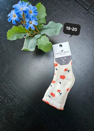 Chaussettes 19-20 fleurie neuf Sergent major fille, marque: Zara, état: Très bon état, taille: 19-21, 4,00 €, 4,90 € Protection acheteurs (Pro) incluse