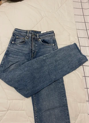 Jean taille haute H&M, brand: H&M, condition: Very good, size: XS / 34 / 6, €12.00, €13.30 includes Buyer Protection