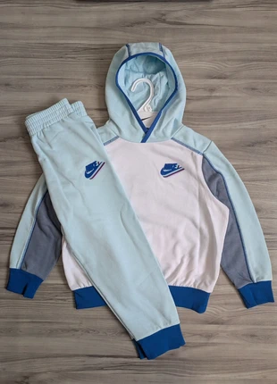 Ensemble survêtement Nike enfant taille 5/6 ans, brand: Nike, condition: New with tags, size: 5 years / 110 cm, €39.00, €41.65 includes Buyer Protection Pro