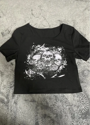 schwarzes Vintage Croptop mit Totenköpfe, marque: Vintage Boutique, état: Très bon état, taille: M / 38 / 10, 4,50 €, 5,43 € Protection acheteurs incluse