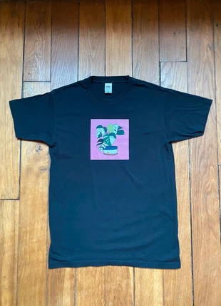 Black shirt with monstera design, marke: Fruit of the Loom, zustand: Neu, größe: S / 36 / 8, 10,00 €, 11,20 € inklusive Vinted-Käuferschutz