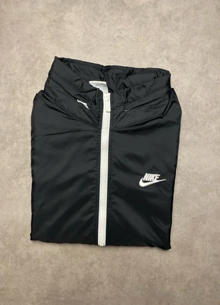 Veste Nike full zip à capuche | Noir | Logo Brodé Blanc | Taille S, marke: Nike, zustand: Sehr gut, größe: S, 25,00 €, 26,95 € inklusive Vinted-Käuferschutz