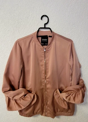 Blouson teddy en satin rose poudré Jennyfer Collection, marque: Jennyfer, état: Très bon état, taille: S / 36 / 8, 6,00 €, 7,00 € Protection acheteurs incluse