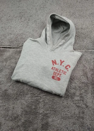 113. Sweat-shirt capuche Champion taille M, brand: Champion, condizioni: Buone, taglia: M, €9.90, €11.10 include la Protezione acquisti