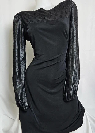 Robe noire BGN First manches bouffantes satinées – Élégance chic et intemporelle, marke: BGN, zustand: Sehr gut, größe: L / 40 / 12, 16,00 €, 17,50 € beinhaltet Vinted-Käuferschutz Pro