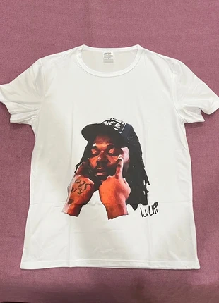 T shirt Lucki, estado: Novo sem etiquetas, tamanho: L, €10.00, €11.20 inclui Proteção do Comprador