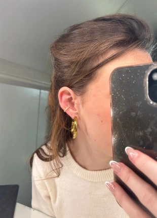 Ear cuff sparkle goud, merk: Style of Maven, staat: Nieuw met prijskaartje, € 6,95, € 8,00 inclusief Kopersbescherming