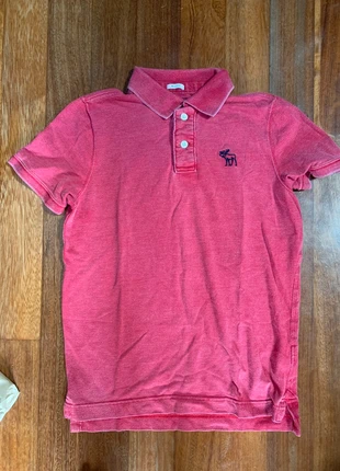 Polo Abercrombie rojo desgastado, merk: Abercrombie & Fitch, staat: Heel goed, maat: XL, € 5,00, € 5,95 inclusief Kopersbescherming