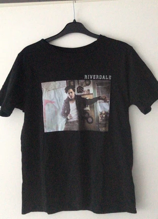 T’shirt maat S Riverdale, marque: Riverdale, état: Très bon état, taille: S / 36 / 8, 1,50 €, 2,28 € Protection acheteurs incluse