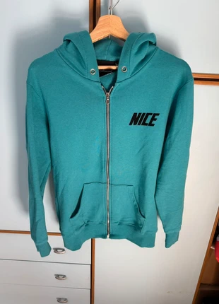 Felpa, marke: NICE, zustand: Sehr gut, größe: S, 5,00 €, 5,95 € inklusive Vinted-Käuferschutz