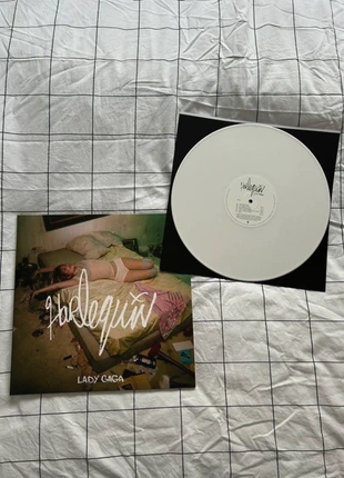 Vinyle Exclusif Blanc Harlequin Lady Gaga + Poster, staat: Nieuw zonder prijskaartje, € 34,99, € 37,44 inclusief Kopersbescherming