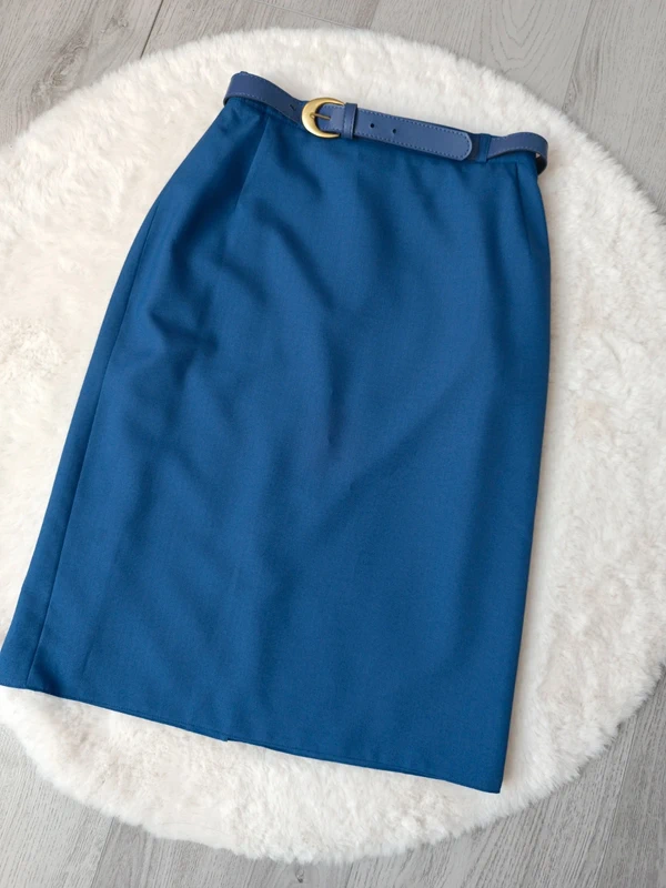 Jupe droite bleu roi avec ceinture vintage taille 40 (midi)