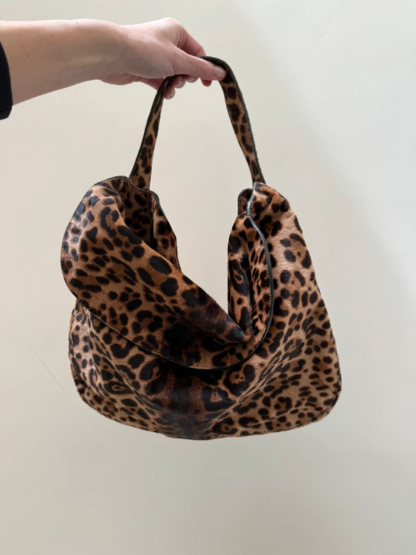 Alaïa Leopard print shoulder bag 1