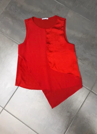 Haut asymétrique rouge Zara, marque: Zara, état: Très bon état, taille: S / 36 / 8, 6,00 €, 7,00 € Protection acheteurs incluse
